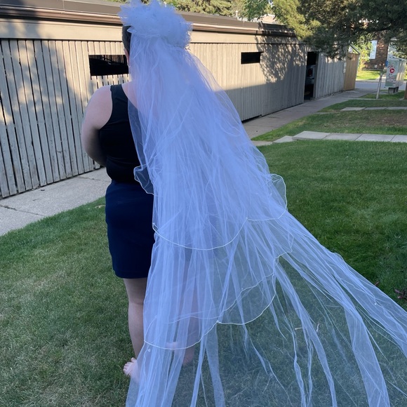 Sheer beaded layered bridal veil - Picture 4 of 6